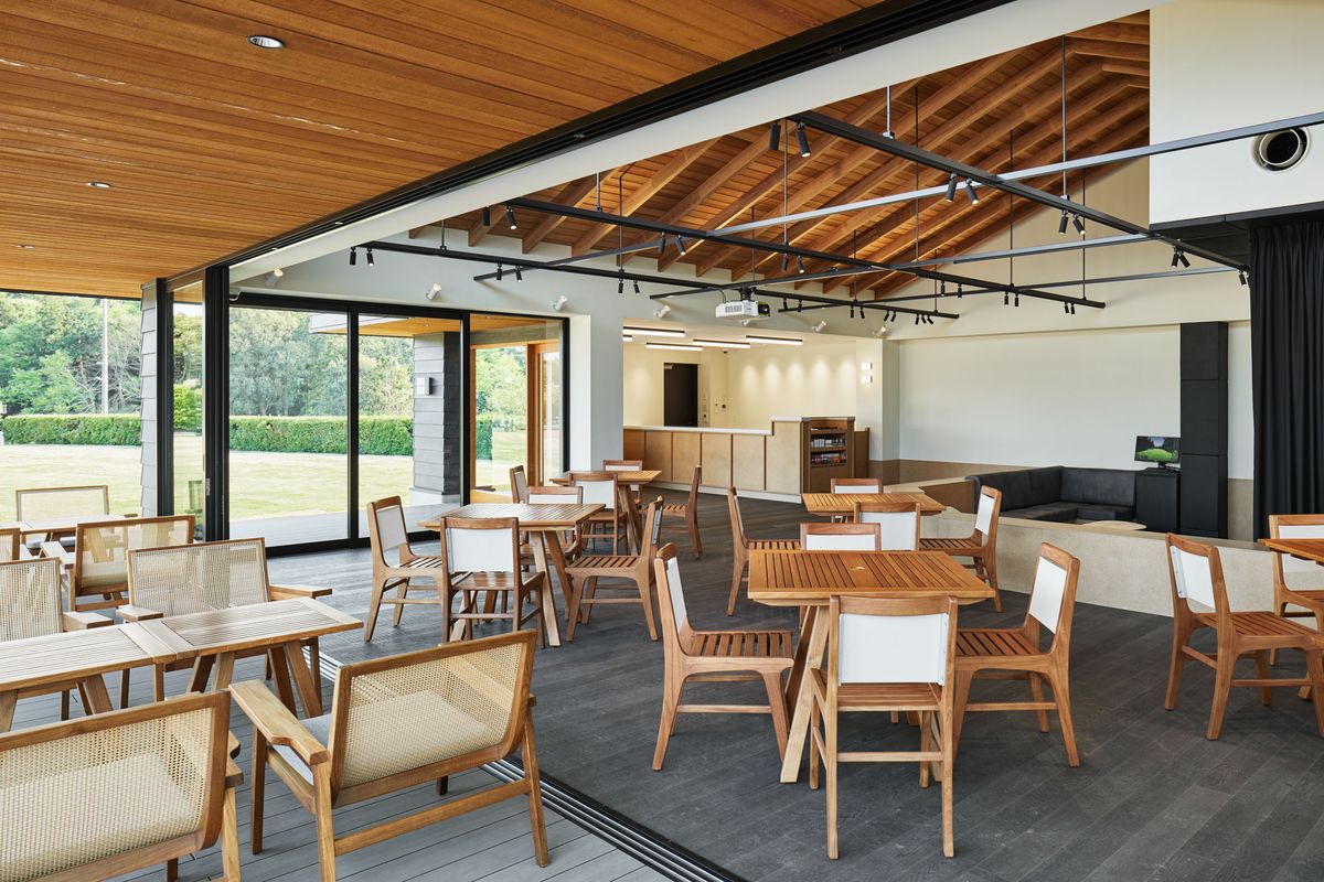 Clubhouse lounge
